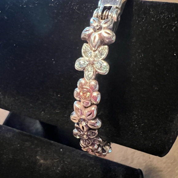 Brighton bangle bracelet. Silver tone, size medium - Picture 3 of 6